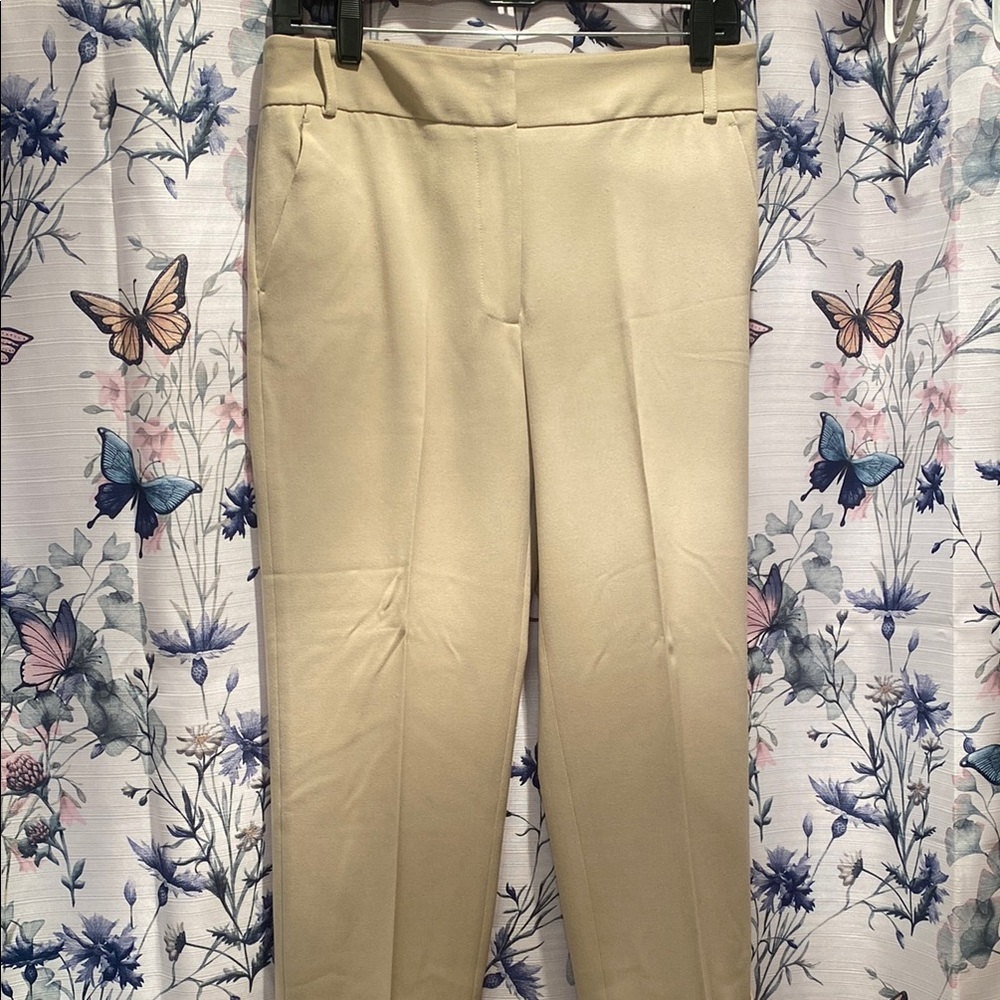 Apt. 9 Cream Cropped Ankle Pants Size 6